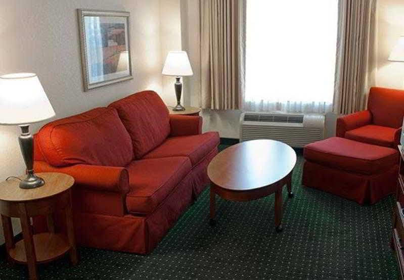 ทาวน์เพลซ สวีท ซัฟฟอล์ก เชสซาพีค Hotel ภายนอก รูปภาพ